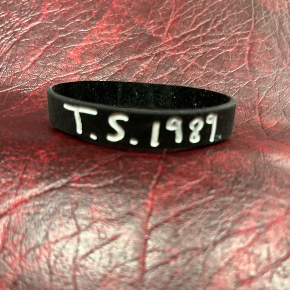 taylor swift 1989 merch
